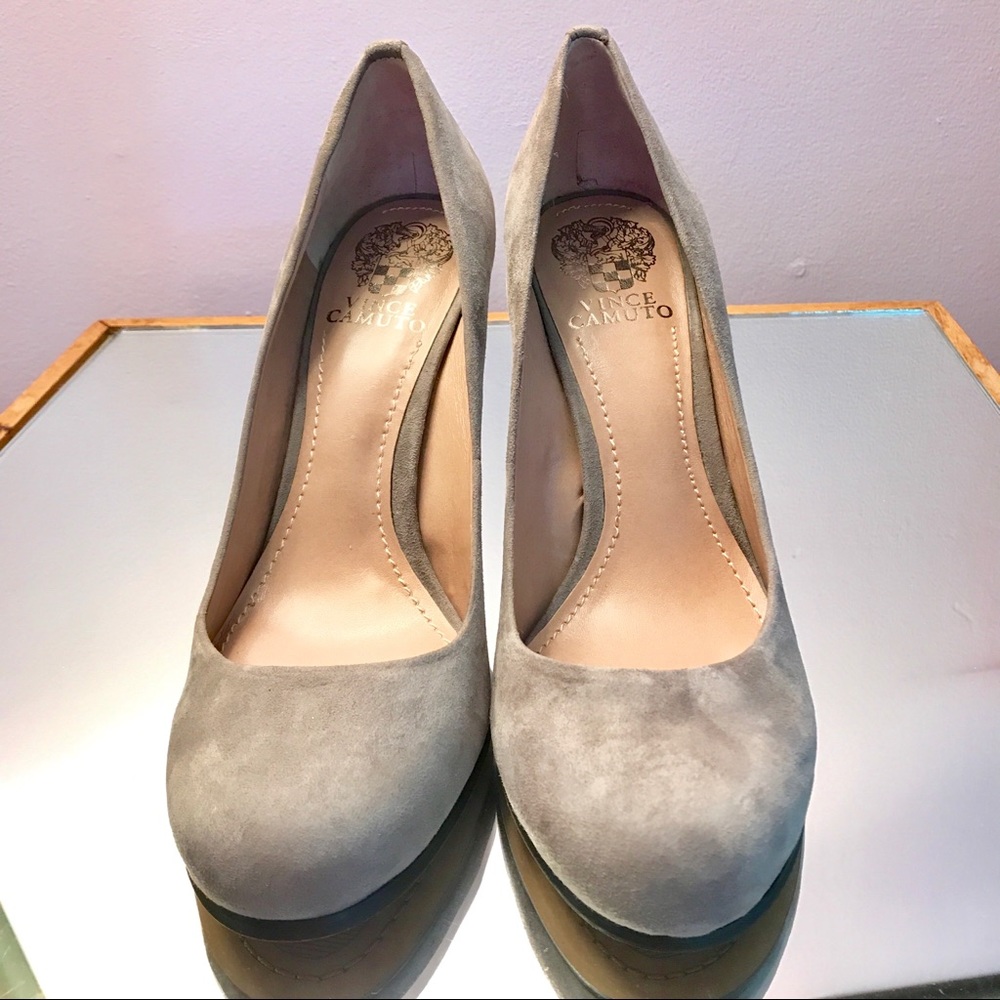 (SOLD)  Vince Camuto 4” 8+1/2 Grey Suede w/ Box - Picture 4 of 11